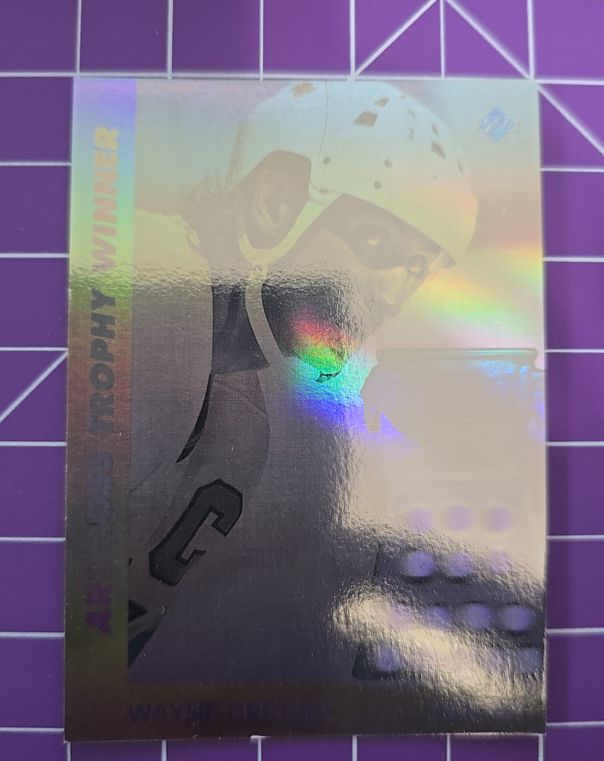1991-92 Upper Deck #AW1 Wayne Gretzky Art Ross Trophy Winner Hologram — front
