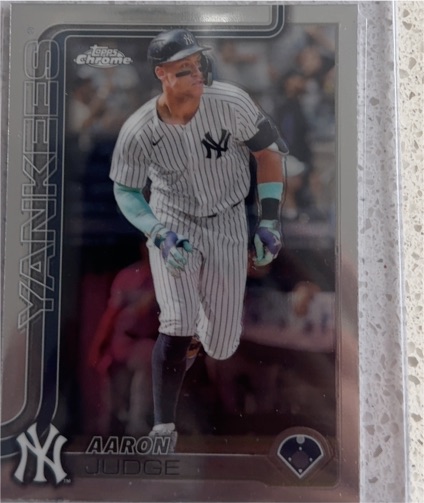 2025 Topps Chrome #300 Aaron Judge — front