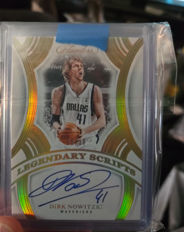 2019 Panini Flawless #10 Dirk Nowitzki Legendary Scripts Gold Auto — front