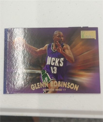 1997-98 SkyBox Premium #12 Glenn Robinson — front