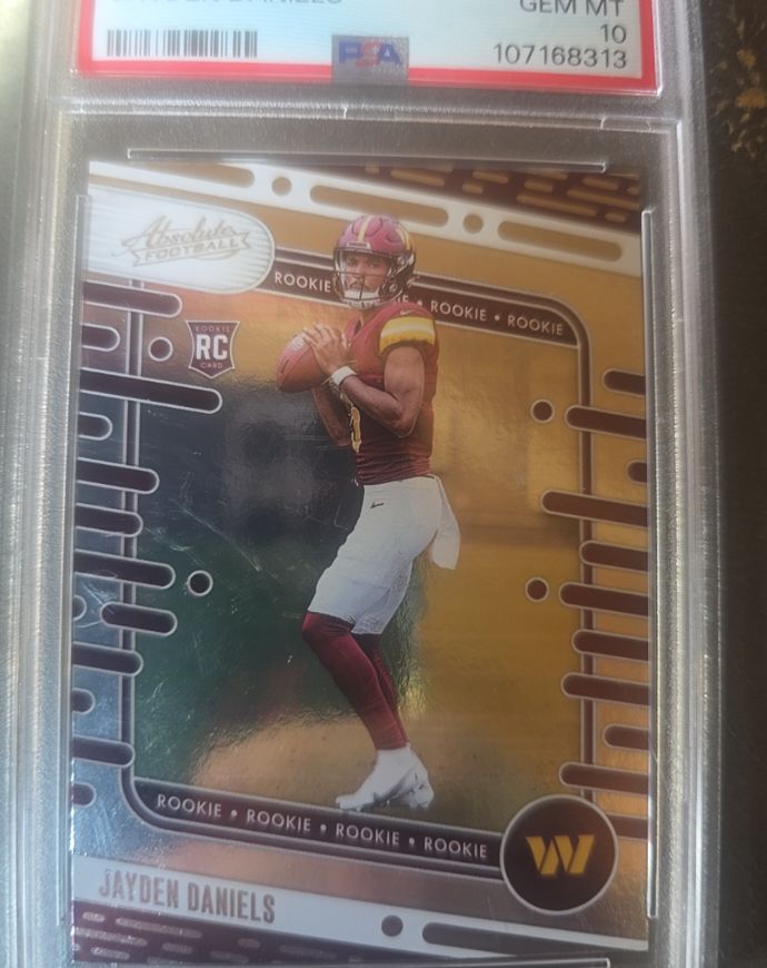 2024 Panini Absolute #102 Jayden Daniels — front