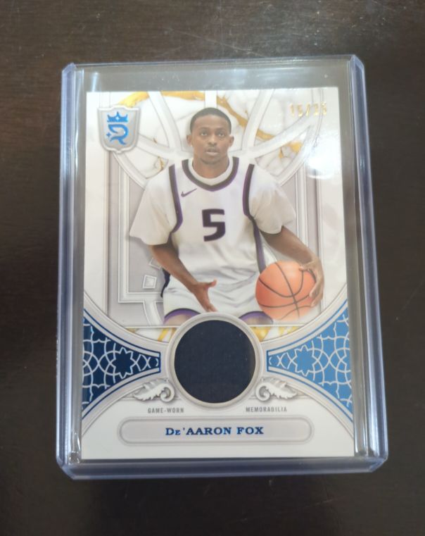 2023-24 Topps Royalty Round Ball Relics De'Aaron Fox — front