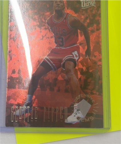 1994-95 Fleer Ultra Defensive Gems #4 Scottie Pippen — front