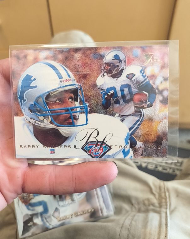 1995 Fleer Flair Preview #10 Barry Sanders — front