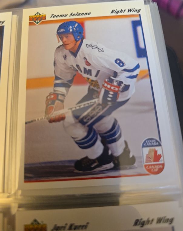 1991-92 Upper Deck #21 Teemu Selanne Rookie Card — front