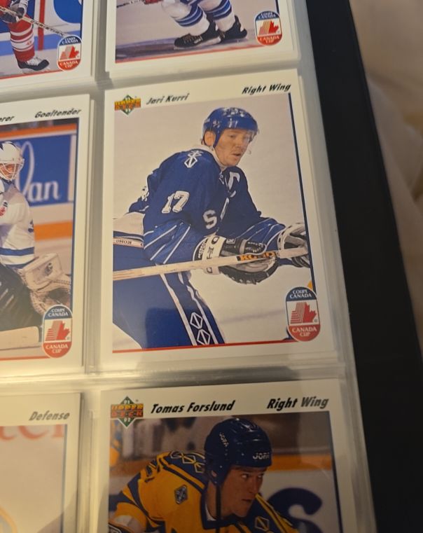 1991-92 Upper Deck #24 Jari Kurri — front
