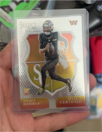 2024 Panini Select #2 Jayden Daniels Select Certified Rookie — front