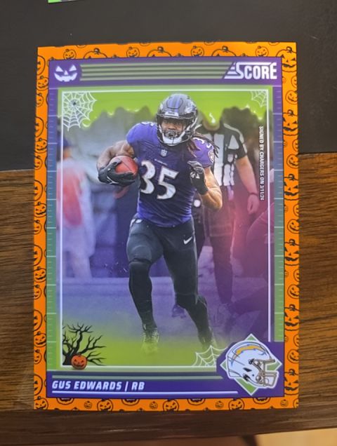 2024 Panini Score-A-Treat Orange Pumpkins #20 Gus Edwards — front