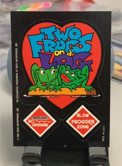 1983 Topps Video City Sega Frogger Two Frogs on a Log #TFOL 6f8 — front