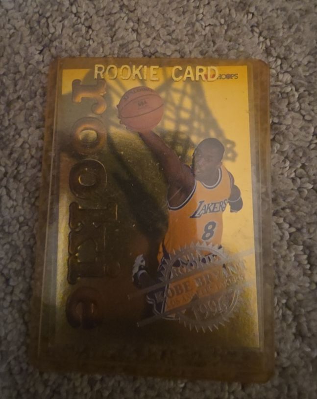 1996-97 NBA Hoops #3 Kobe Bryant Rookie Card — front