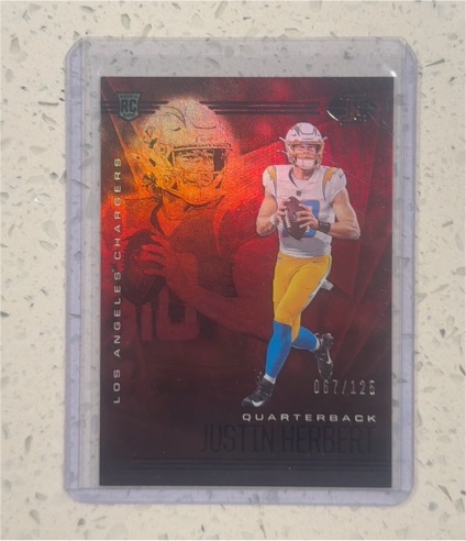 2020 Panini Illusions #7 Justin Herbert — front