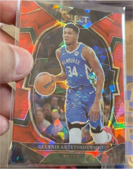 2022-23 Panini Select #61 Giannis Antetokounmpo — front