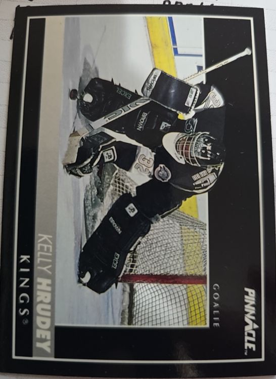 1992-93 Pinnacle #19 Kelly Hrudey — front
