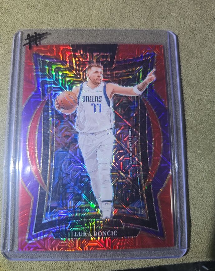 2019-20 Panini Prizm Ruby Wave #75 Luka Doncic — front
