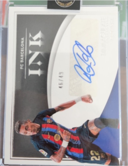 2022-23 Panini Immaculate Ink #Ink Pau Torres — front