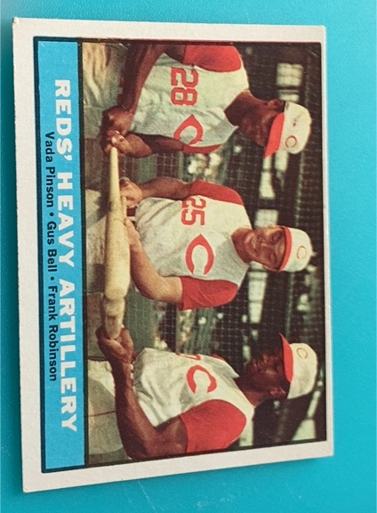 1961 Topps #25 Reds' Heavy Artillery Frank Robinson Vada Pinson Gus Bell — front
