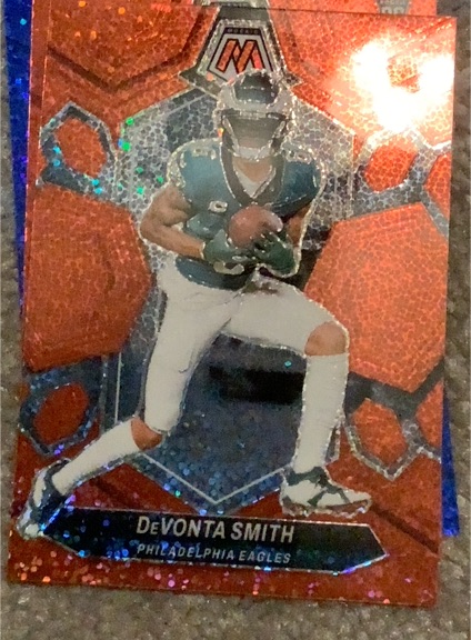 2023 Panini Mosaic DeVonta Smith Red Sparkle — front