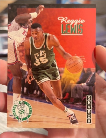 1992-93 SkyBox #15 Reggie Lewis — front