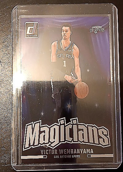 2024-25 Donruss #9 Victor Wembanyama Magicians — front