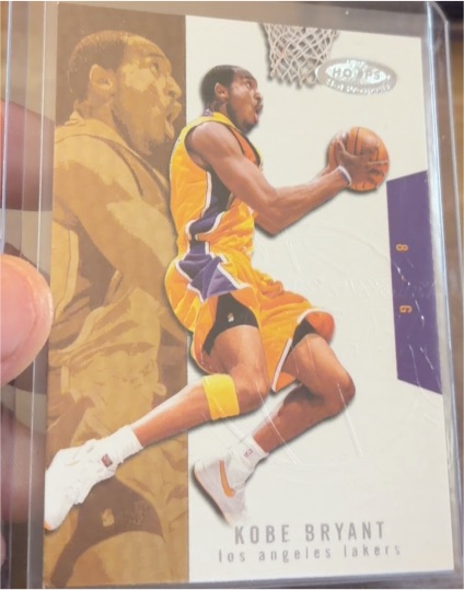 2003-04 Fleer NBA Hoops Hot Prospects #32 Kobe Bryant — front