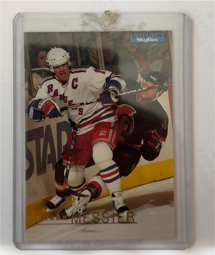 1995-96 SkyBox Impact #111 Mark Messier — front