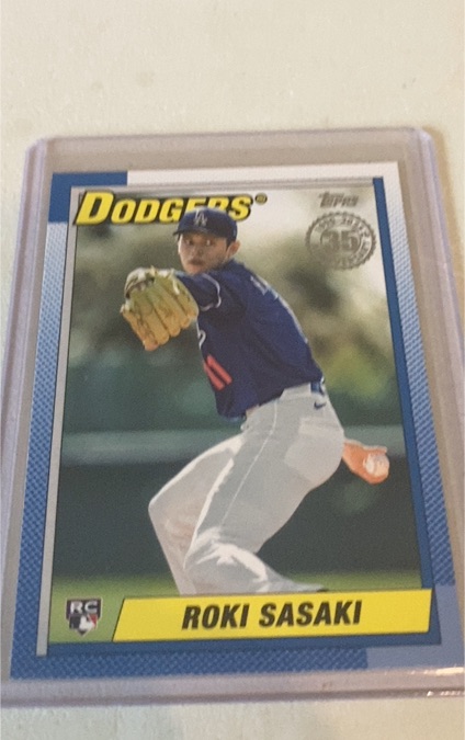 2025 Topps Series 2 #90B2-37 Roki Sasaki — front