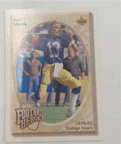 1992 Upper Deck Football Heroes #28 Dan Marino — front