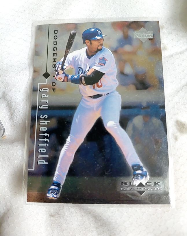 1999 Upper Deck Black Diamond #44 Gary Sheffield — front