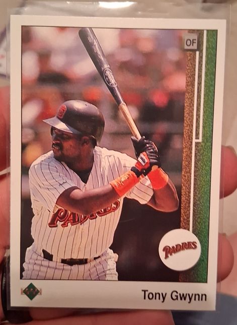 1989 Upper Deck #384 Tony Gwynn — front