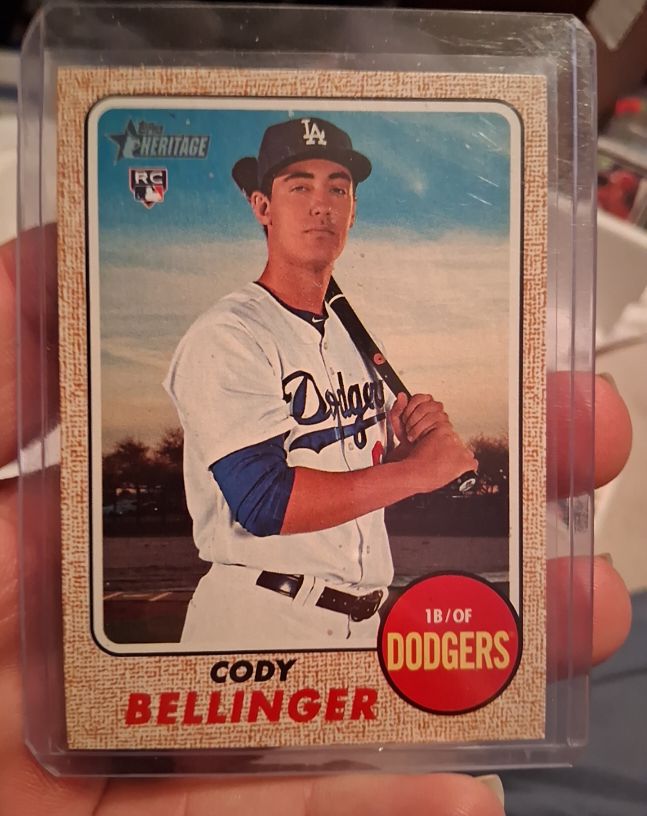 2017 Topps Heritage #678A Cody Bellinger RC — front