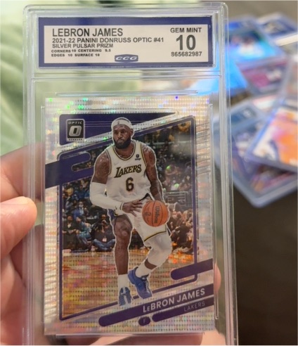 2021-22 Panini Donruss Optic #41 LeBron James Silver Pulsar Prizm — front