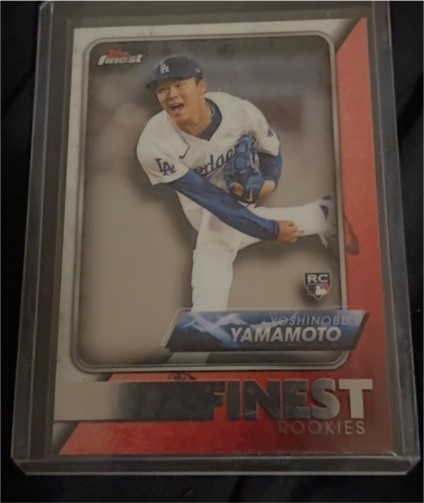 2024 Topps Finest #FRD-17 Yoshinobu Yamamoto Finest Rookies Design Variation — front