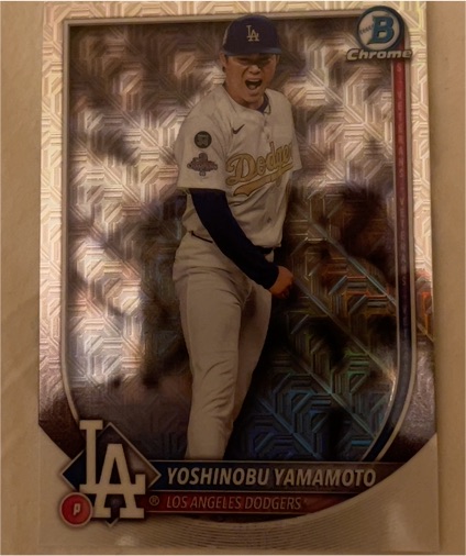 2025 Bowman Chrome #18 Yoshinobu Yamamoto — front