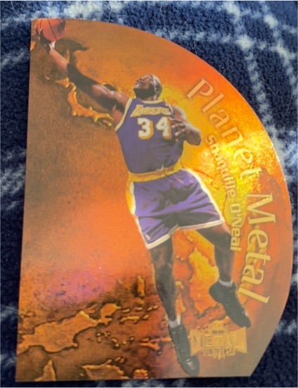 1998 Skybox Metal Universe Planet Metal #8 Shaquille O'Neal — front