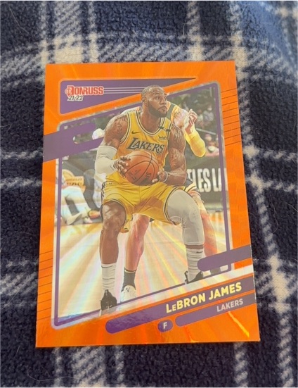 2021-22 Panini Donruss #12 LeBron James — front