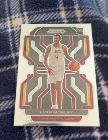 2021-22 Panini Prizm #325 Evan Mobley — front