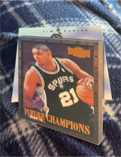 1997-98 Metal Universe Future Champions #1 Tim Duncan — front