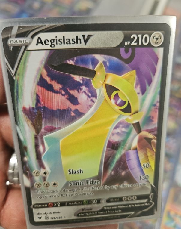 2020 Pokémon TCG Vivid Voltage #126 Aegislash V — front