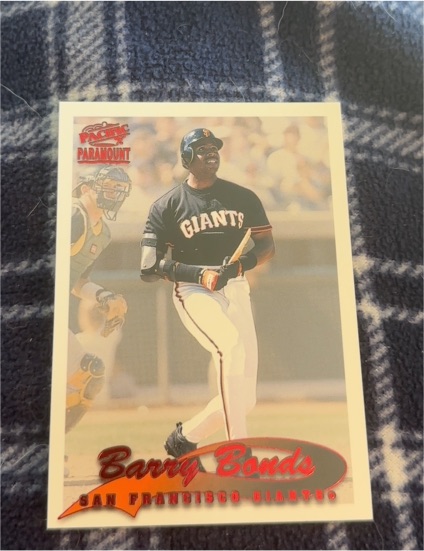 1999 Pacific Paramount #208 Barry Bonds — front