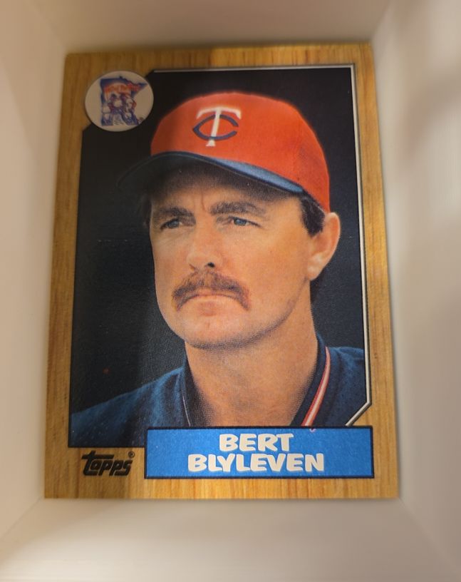 1987 Topps #25 Bert Blyleven — front