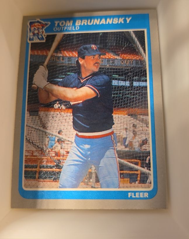 1985 Fleer #271 Tom Brunansky — front