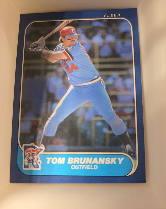 1986 Fleer #387 Tom Brunansky — front