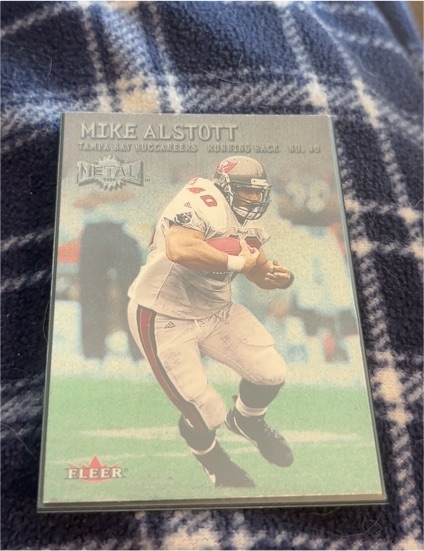 2000 Fleer Metal #130 Mike Alstott — front