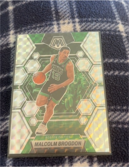 2022-23 Panini Mosaic #196 Malcolm Brogdon — front