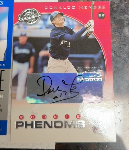 2001 Donruss Class of 2001 Rookie Phenoms #257 Donaldo Mendez — front
