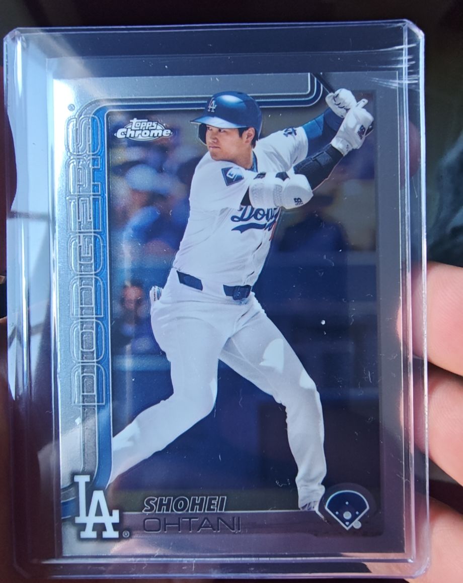 2025 Topps Chrome #1 Shohei Ohtani — front