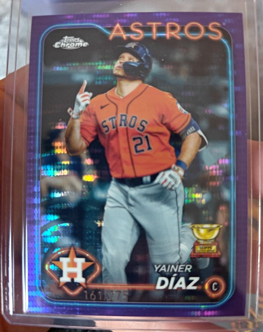 2024 Topps Chrome #203 Yainer Díaz — front
