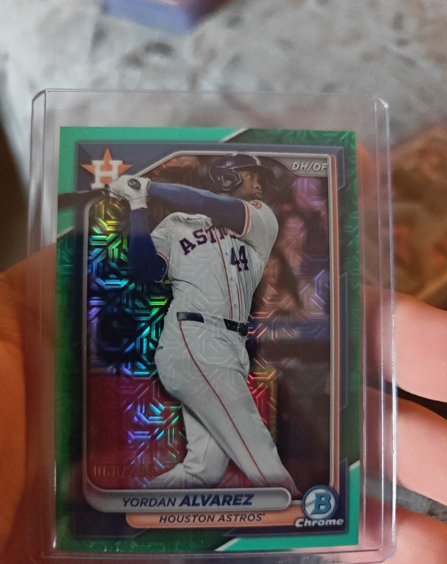 2024 Bowman Chrome #48 Yordan Alvarez Mojo Refractor — front