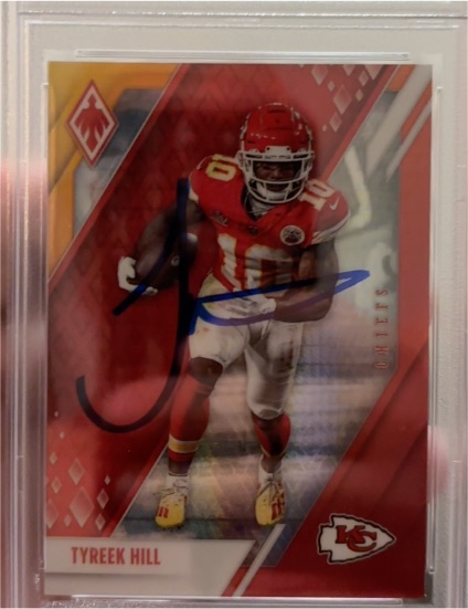 2021 Panini Phoenix #58 Tyreek Hill Fire Burst — front