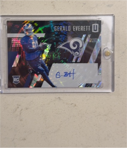2017 Panini Unparalleled #220 Gerald Everett — front